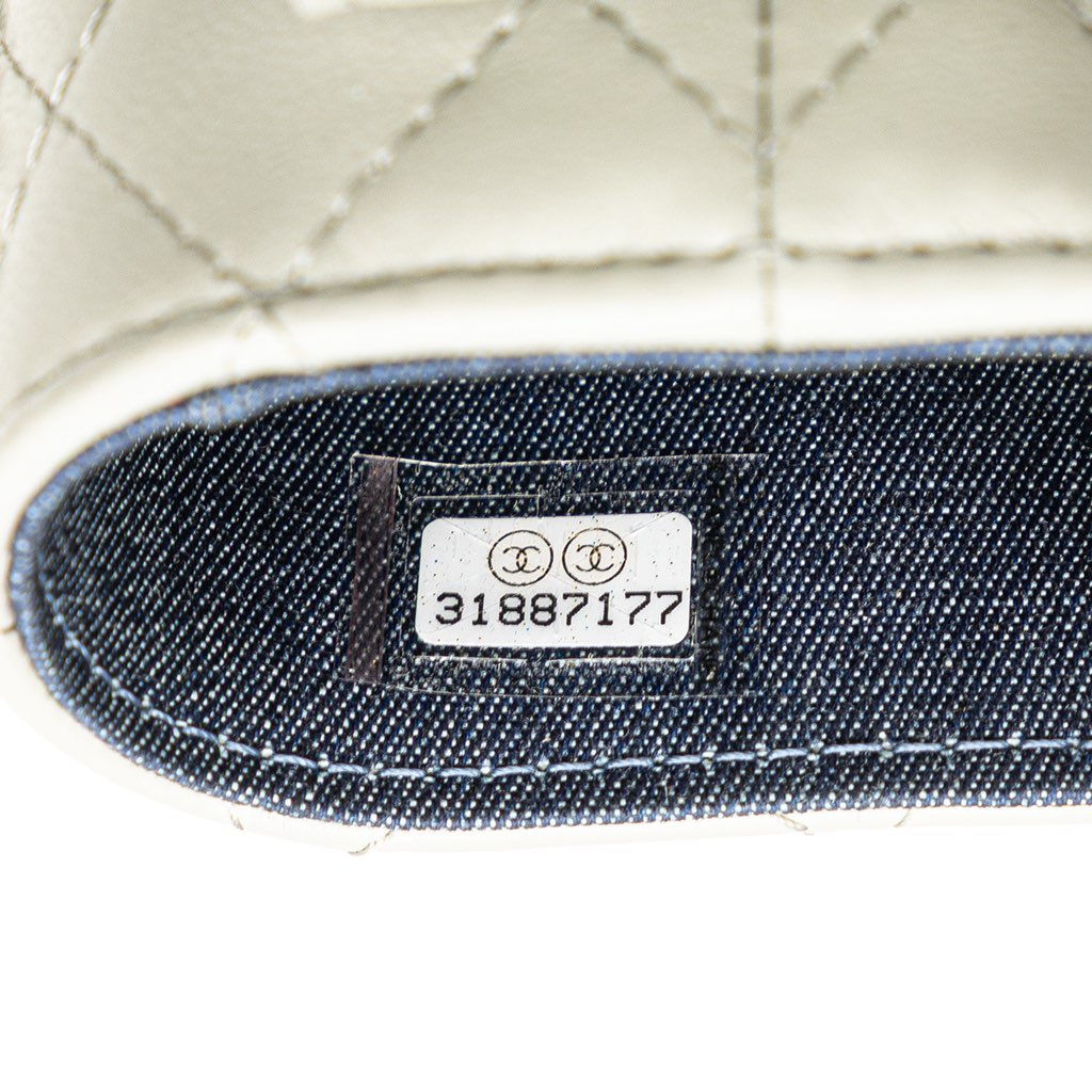 Chanel Mini Lambskin Elegant Chain Vanity Case - Detail 1