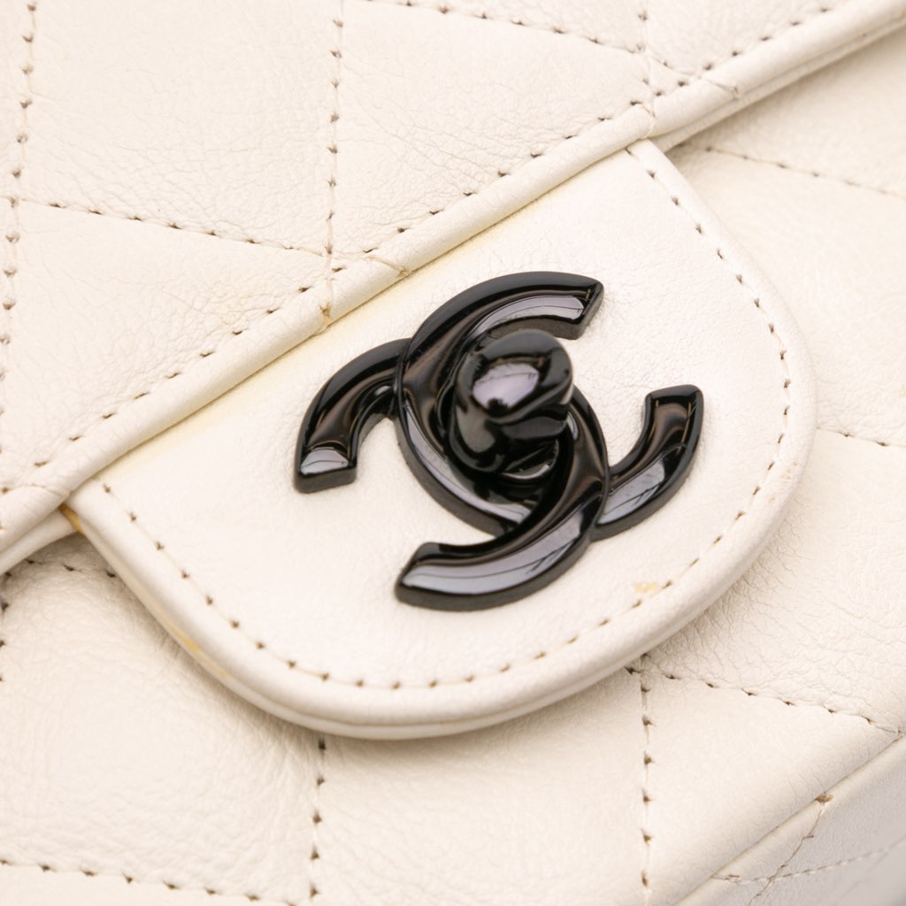 Chanel Mini Square Classic Crumpled Calfskin Single Flap - Detail 2