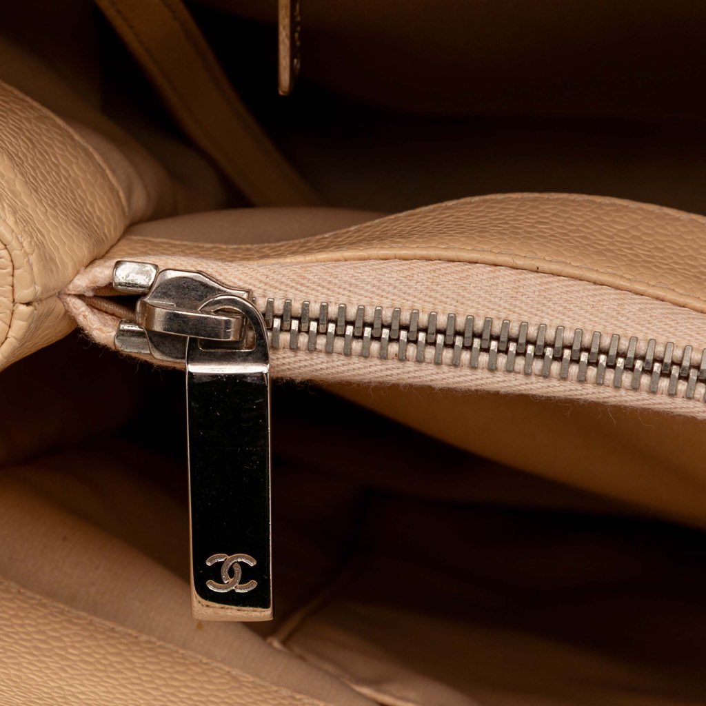 Chanel Caviar Grand Shopping Tote - Image 10