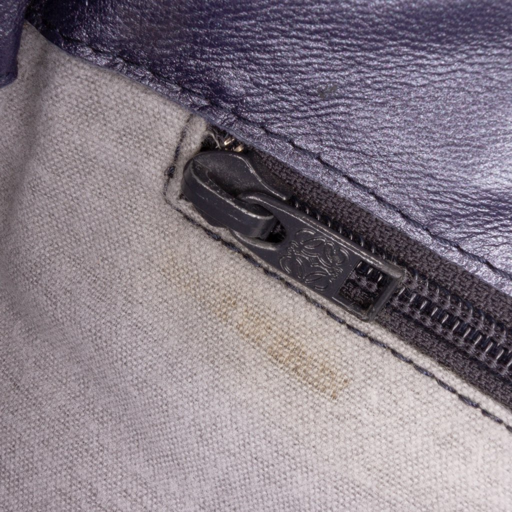 Loewe Anagram Leather Shoulder Bag - Detail 1