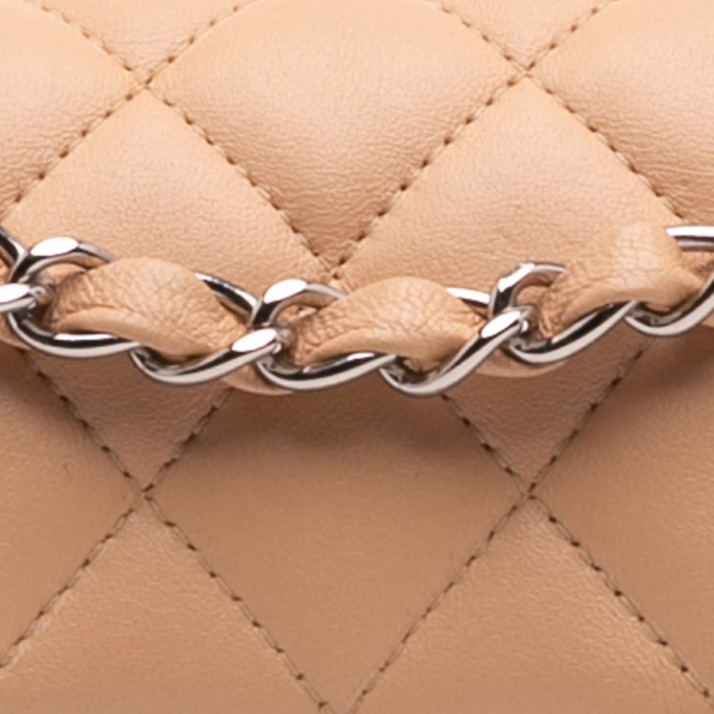 Chanel Classic Lambskin East West Single Flap - Detail 1