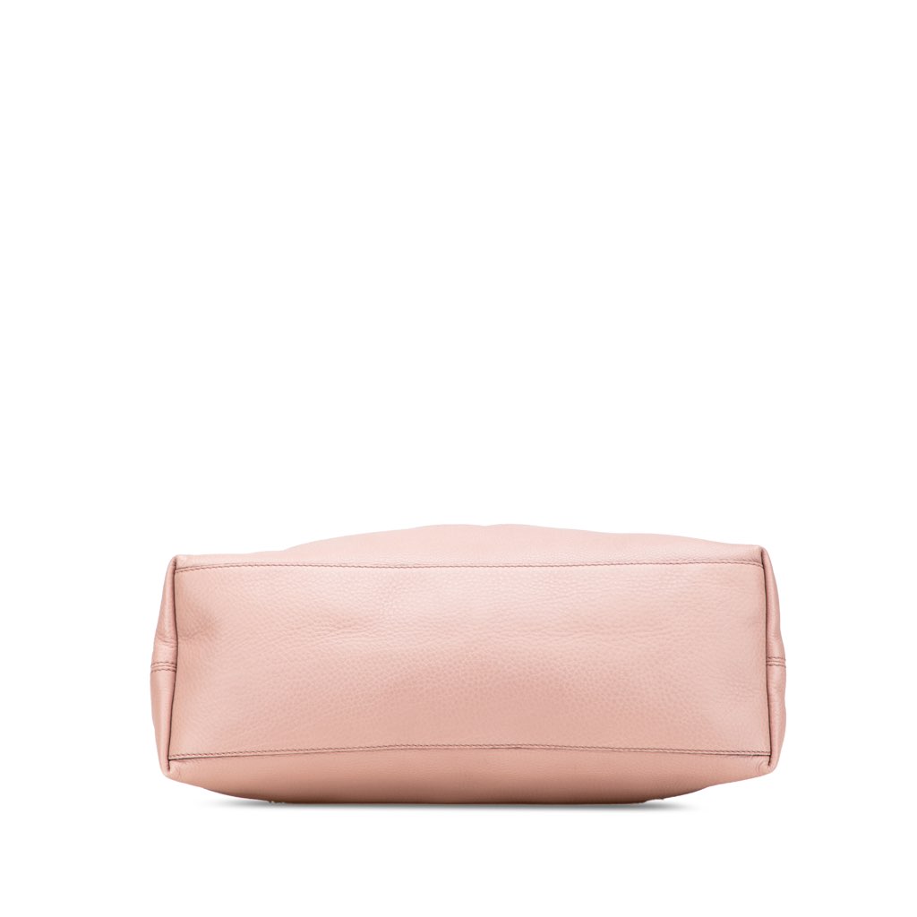 Gucci Medium Leather Soho Chain Tote - Image 6