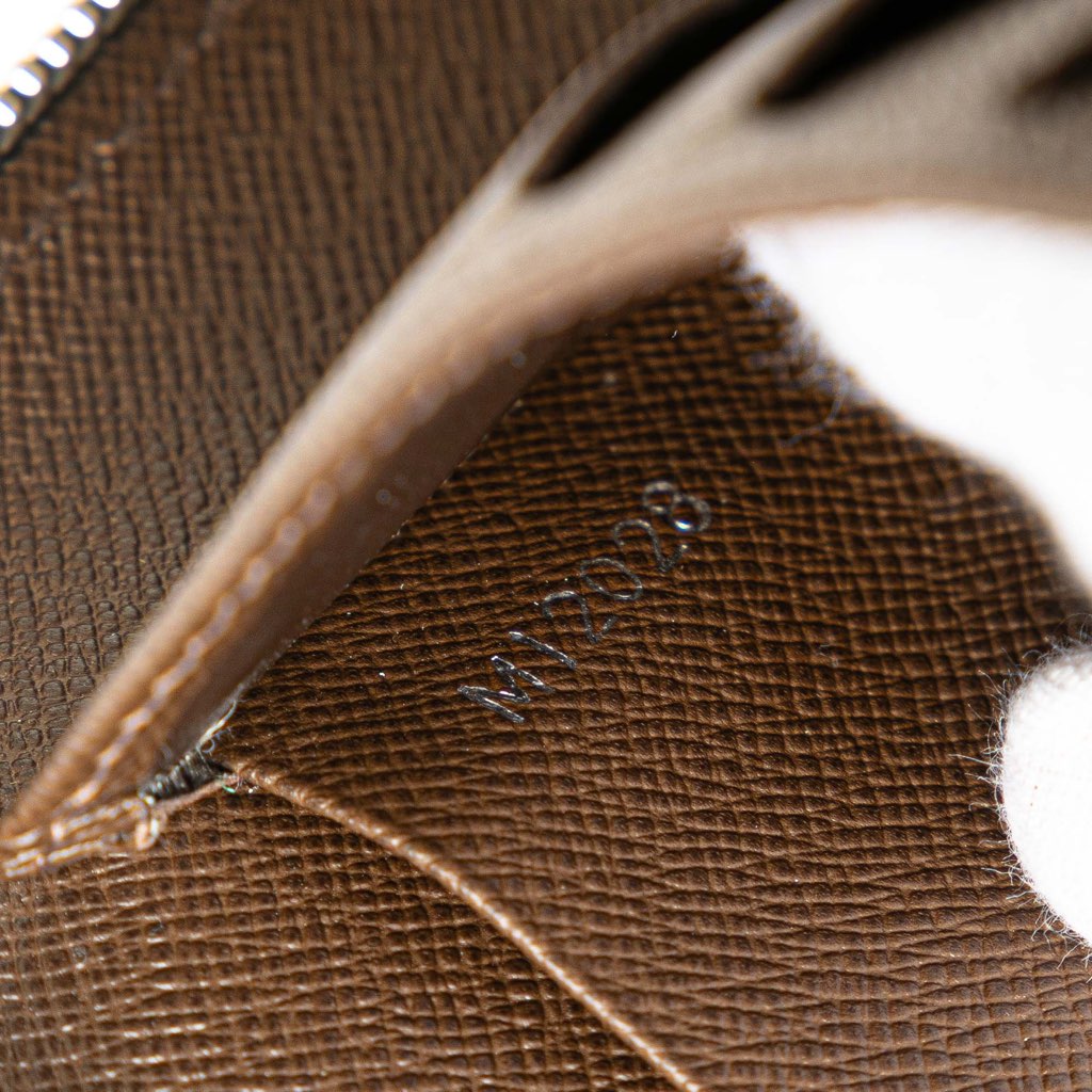 Louis Vuitton Taiga Atoll Organizer - Image 11