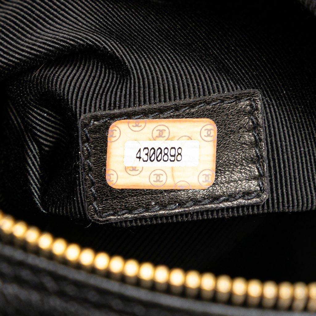 Chanel Triple CC Caviar Shoulder Bag - Detail 1