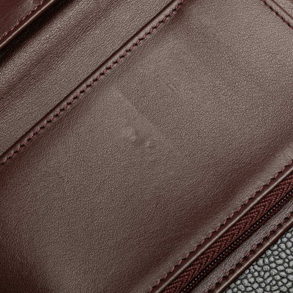 Chanel CC Quilted Caviar Trifold Flap Wallet - Image 12