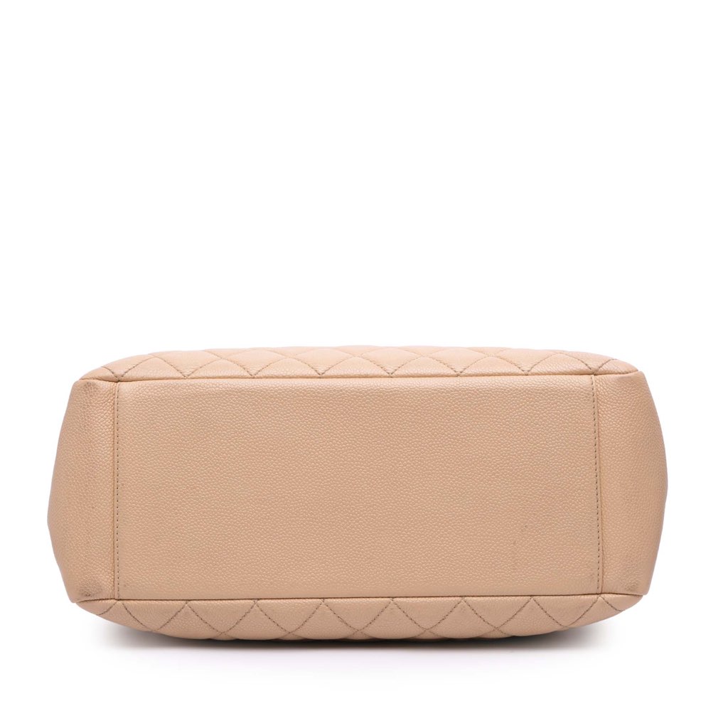Chanel Caviar Grand Shopping Tote - Image 6