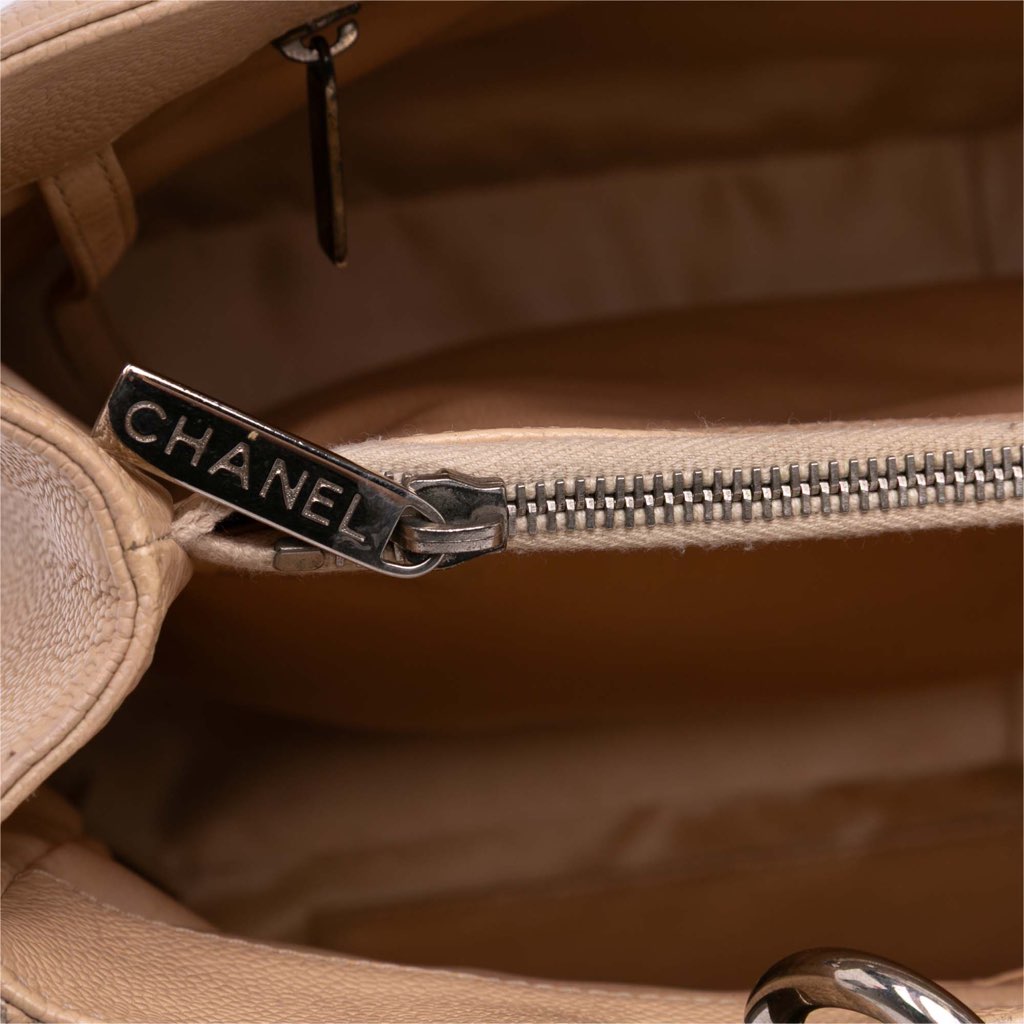 Chanel Caviar Grand Shopping Tote - Detail 2