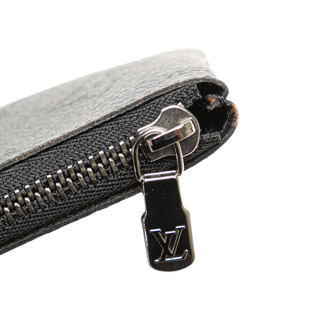 Louis Vuitton Monogram Eclipse Reverse Trio Messenger Key Pouch - Detail 2