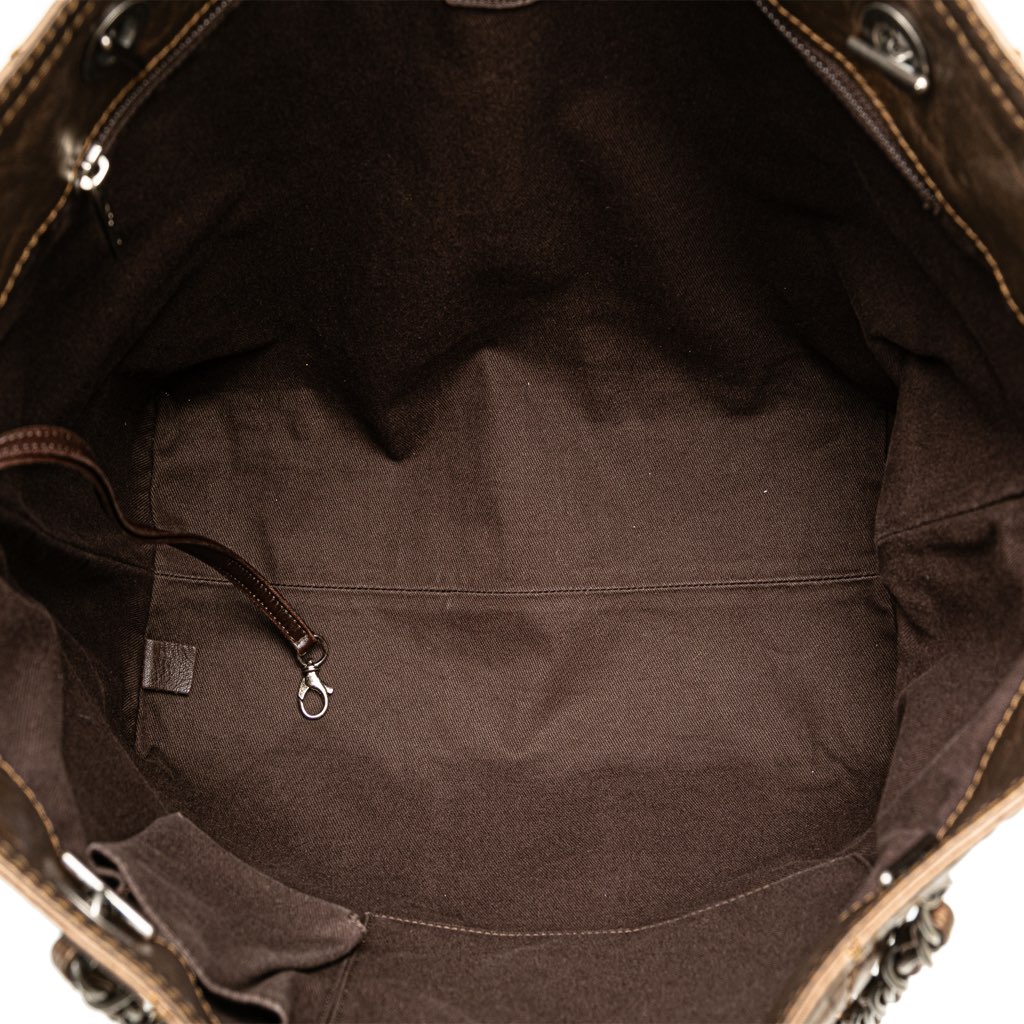 Chanel Distressed Calfskin Shopping In Moscow Tote - 4