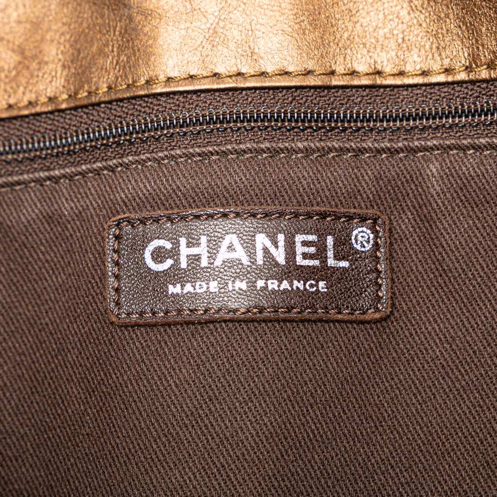 Chanel Distressed Calfskin Shopping In Moscow Tote - 5