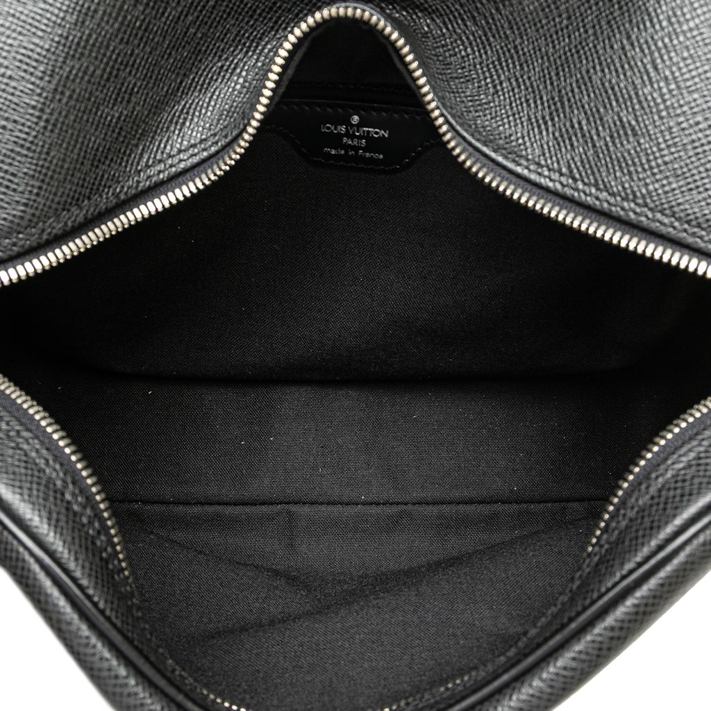 Louis Vuitton Taiga Reporter PM - 4