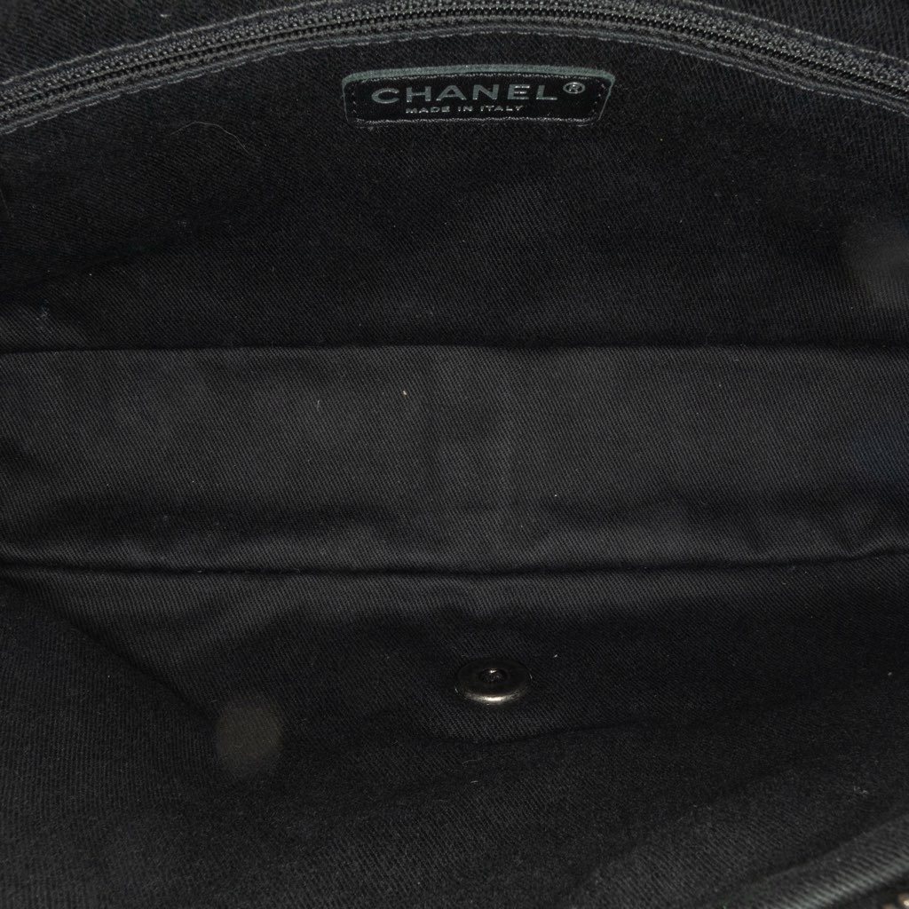 Chanel Jumbo Quilted Iridescent Caviar Easy Flap - 4