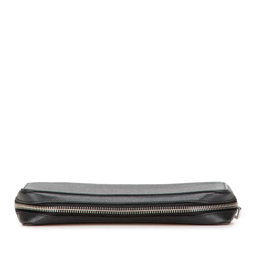 Louis Vuitton Taiga Zippy XL Long Wallet Black Leather Good - Inside View