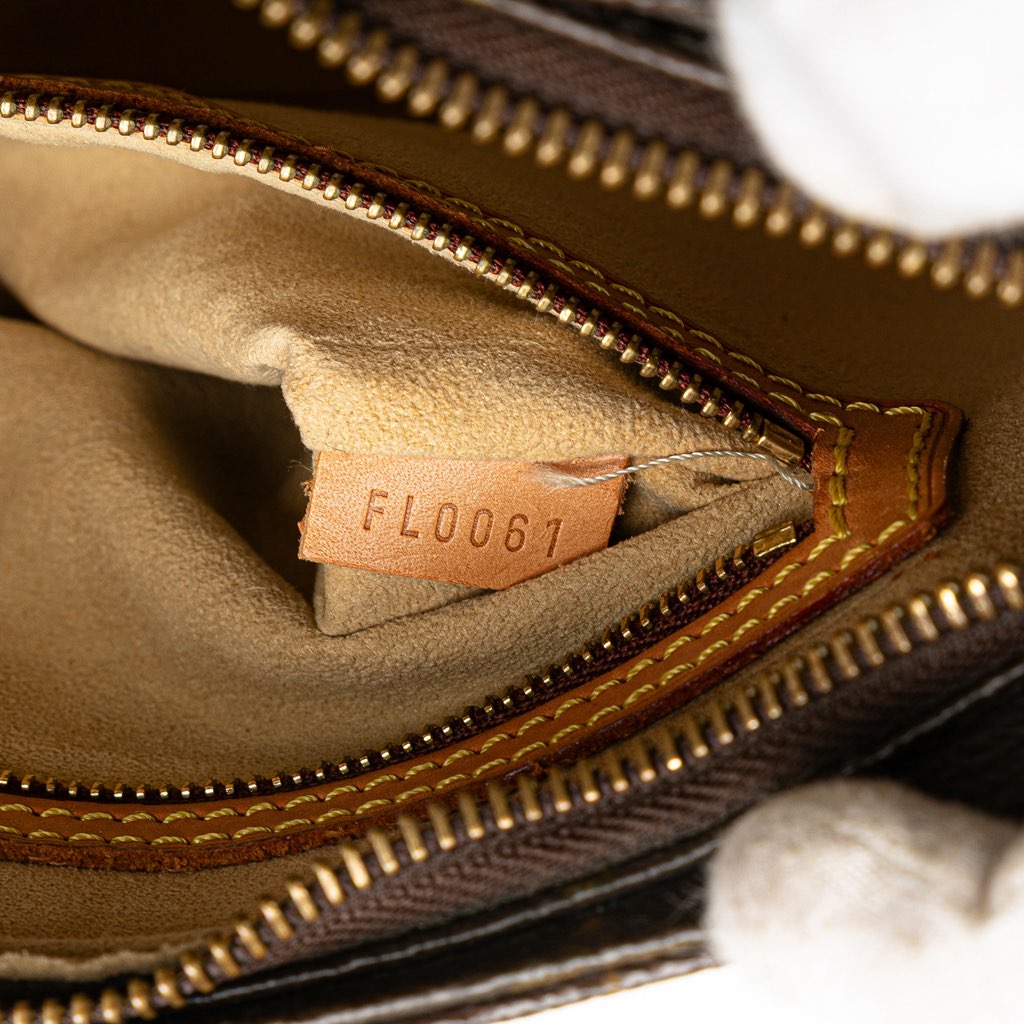 Louis Vuitton Monogram Looping MM - Detail 1