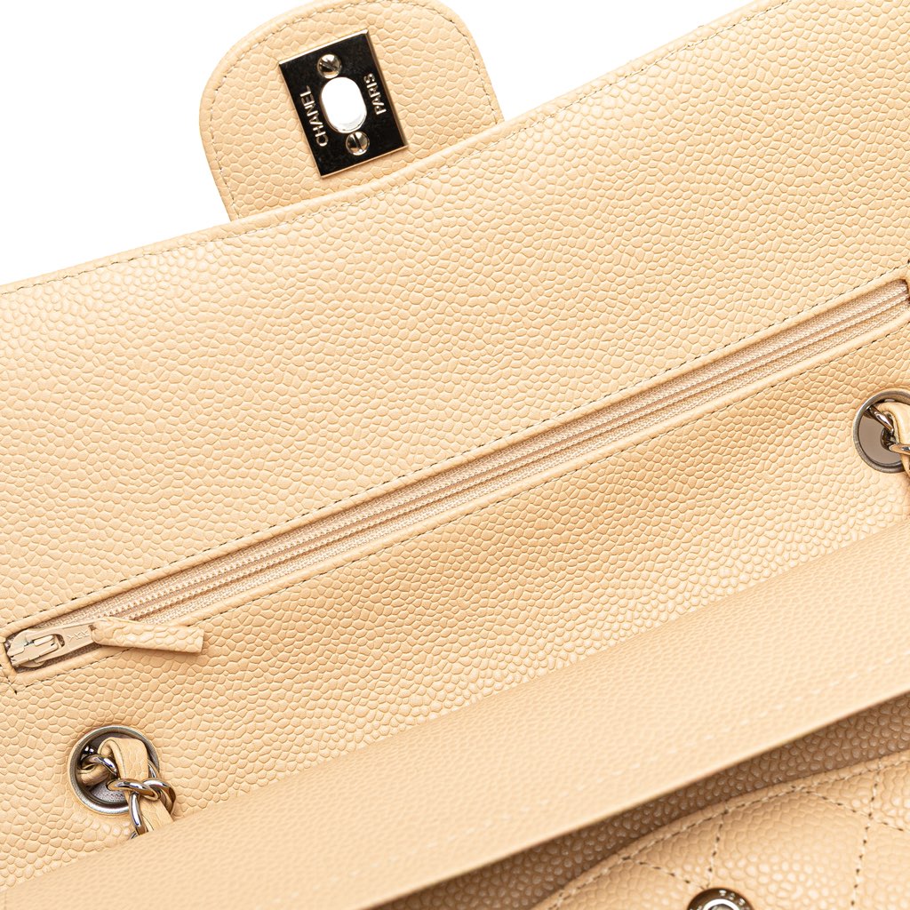 Chanel Medium Classic Caviar Double Flap - Detail 2