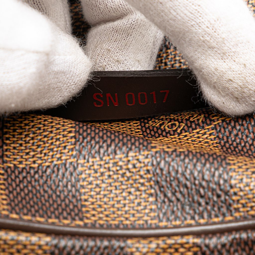 Louis Vuitton Damier Ebene Etui Okapi GM - Detail 1