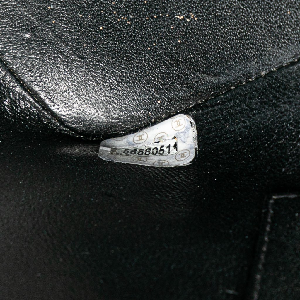 Chanel Caviar Medallion Tote - Detail 2