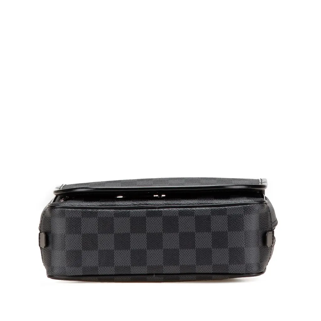 Louis Vuitton Damier Graphite Hanging Toiletry Kit Pouch Black Canvas Good - Inside View