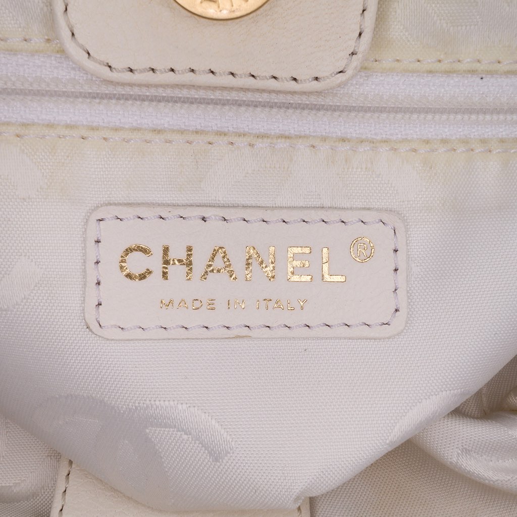 Chanel CC Grained Calfskin Wooden Handle Tote - 5