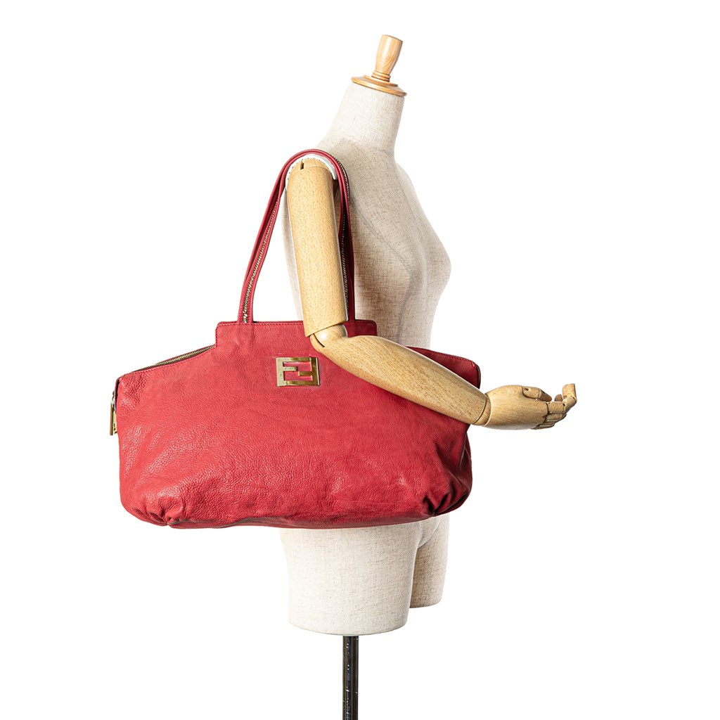 Fendi Medium Leather Chains Tote - Image 15