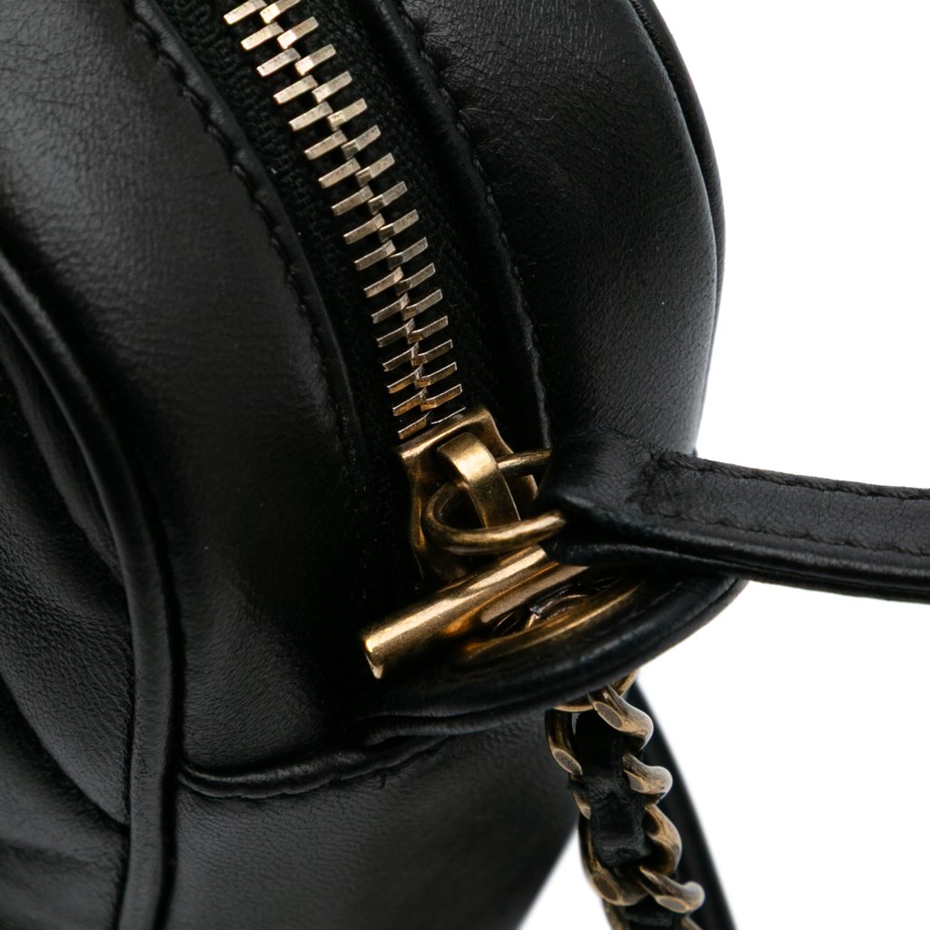 Chanel Chevron Lambskin Pyramid CC Camera Bag - Detail 2