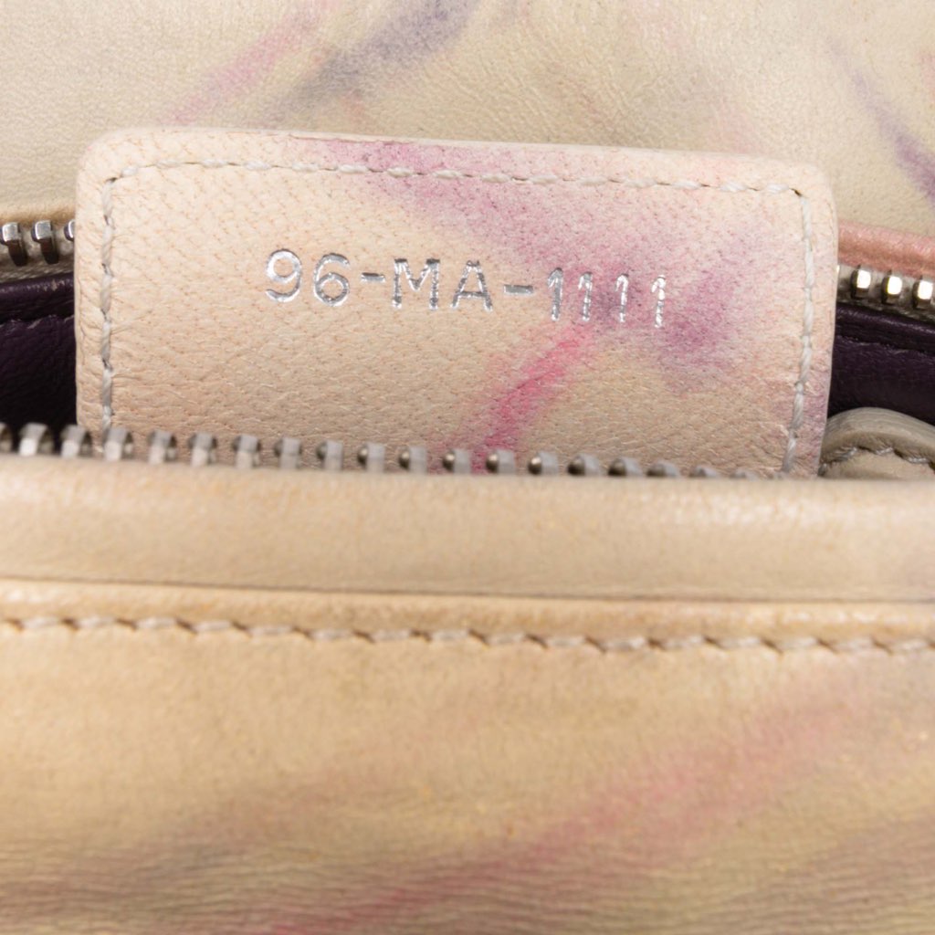 Dior Limited Edition Medium Lambskin Cannage Lady Dior - Detail 2