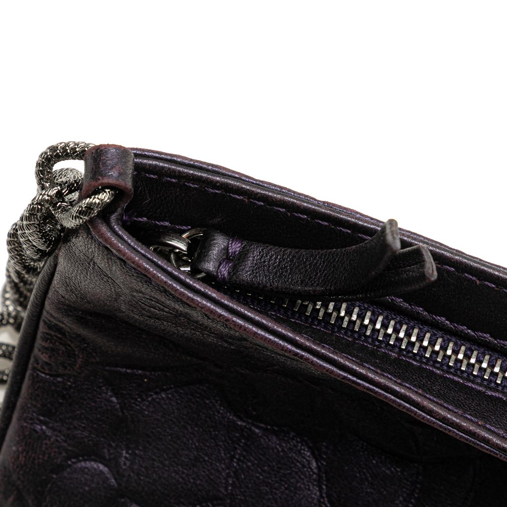 Chanel Embossed Lambskin Camellia Chain Pochette - Detail 2