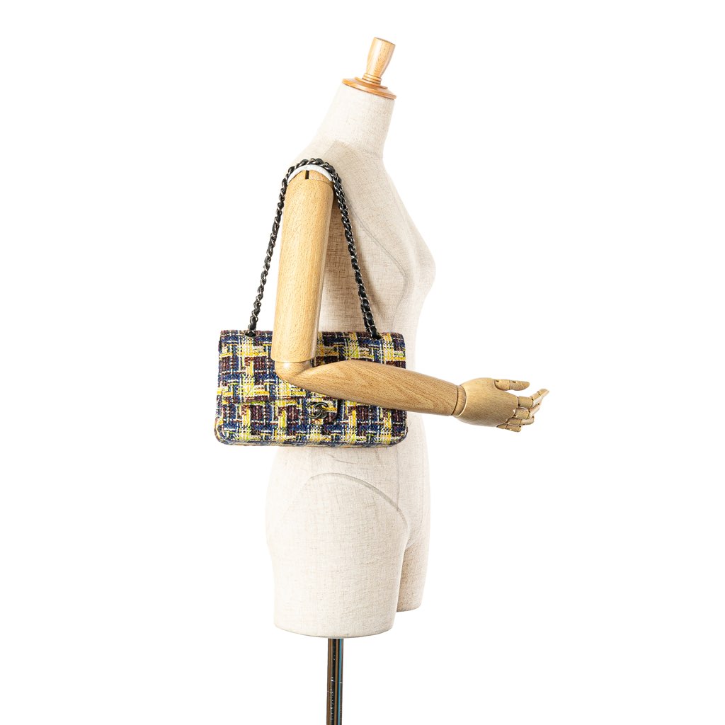 Chanel Medium Classic Tweed Double Flap - Image 14