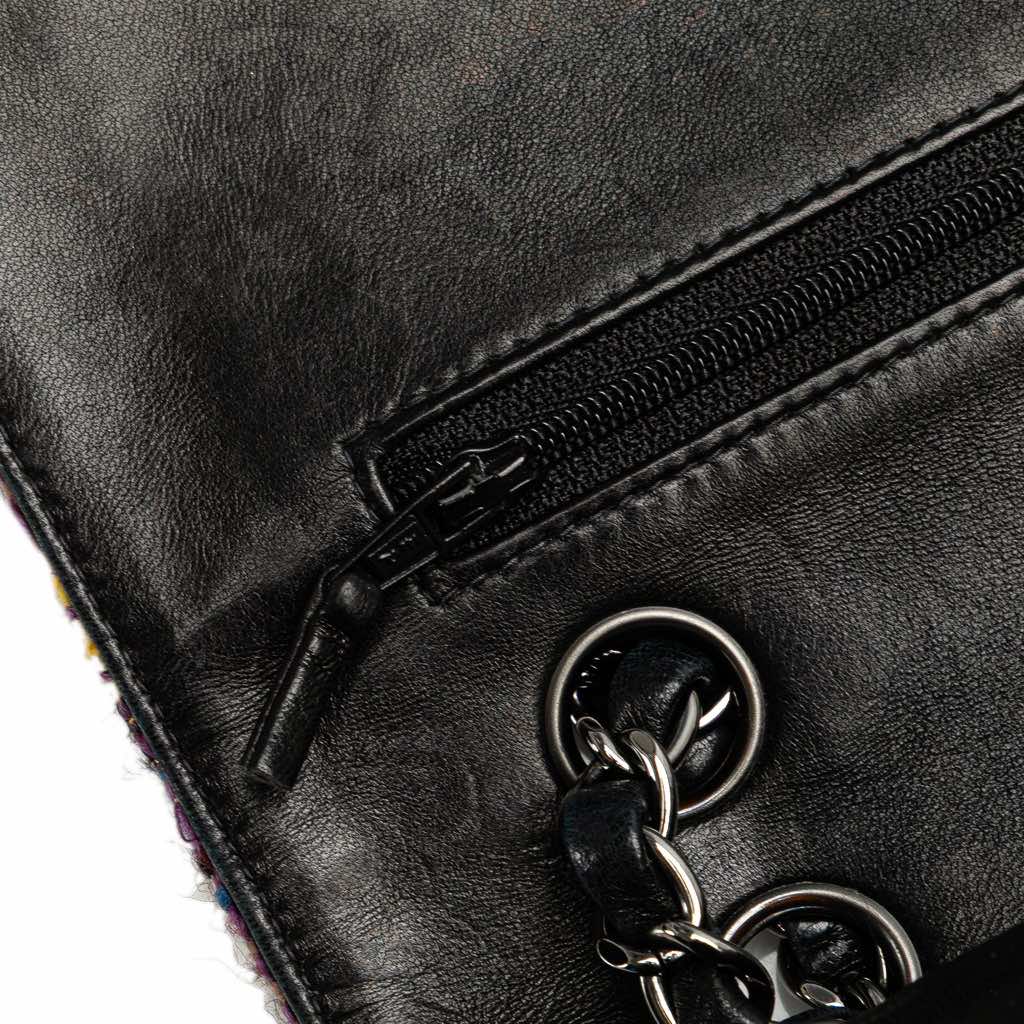 Chanel Medium Classic Tweed Double Flap - Detail 2
