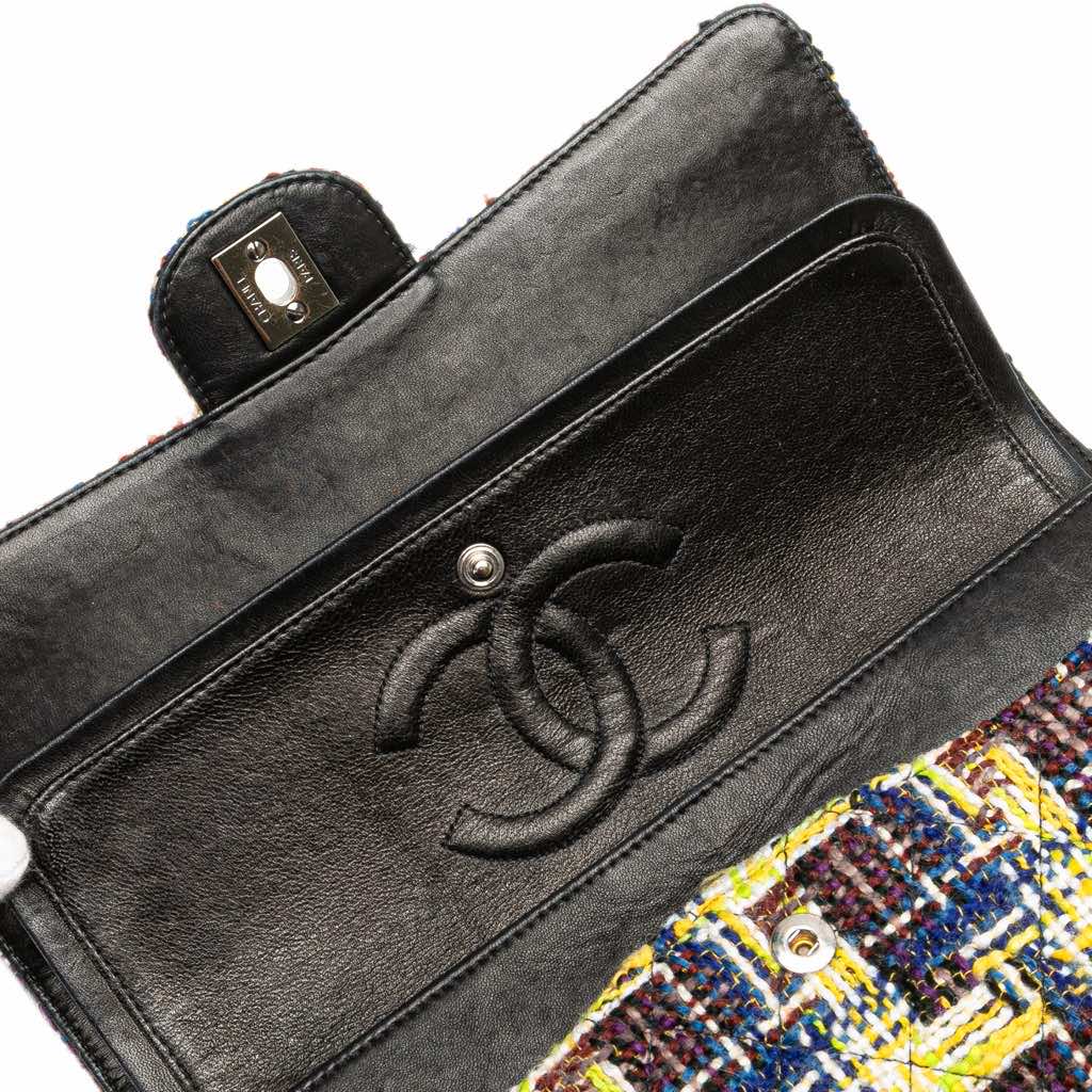 Chanel Medium Classic Tweed Double Flap - Image 12