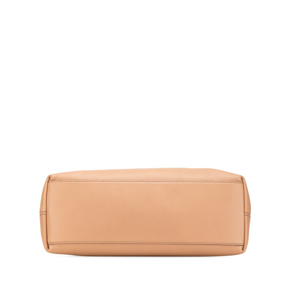 Gucci Medium Leather Soho Chain Tote - Image 6