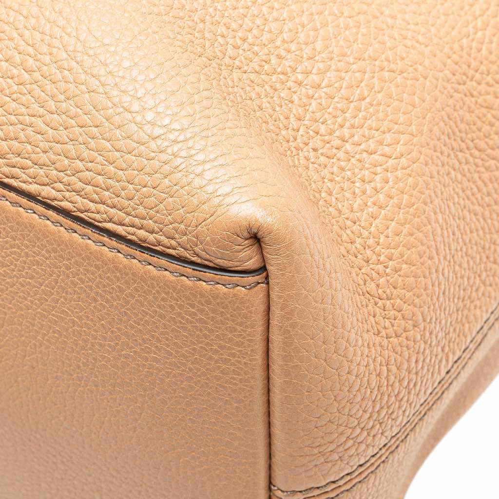 Gucci Medium Leather Soho Chain Tote - Image 11