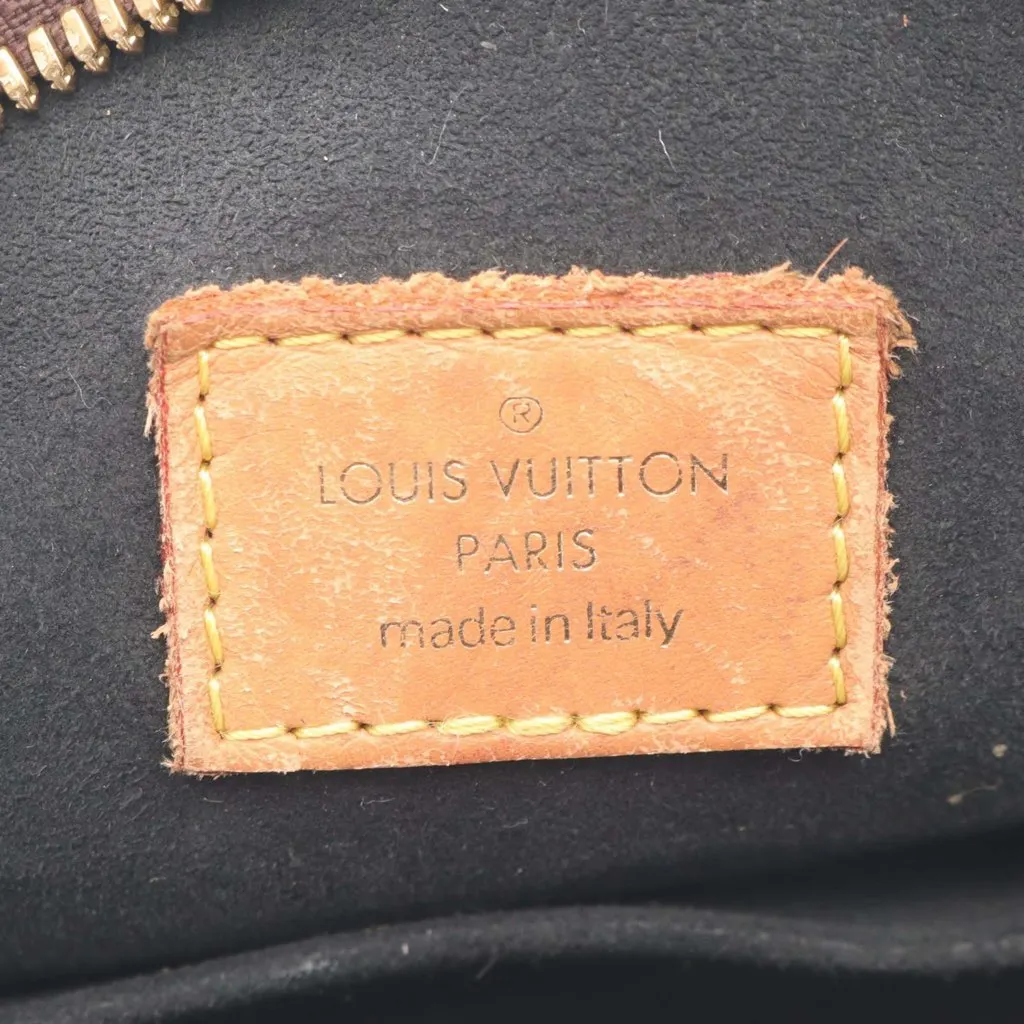 Louis Vuitton Monogram Giant Reverse Boite Chapeau Souple Brown Canvas Good - Model View