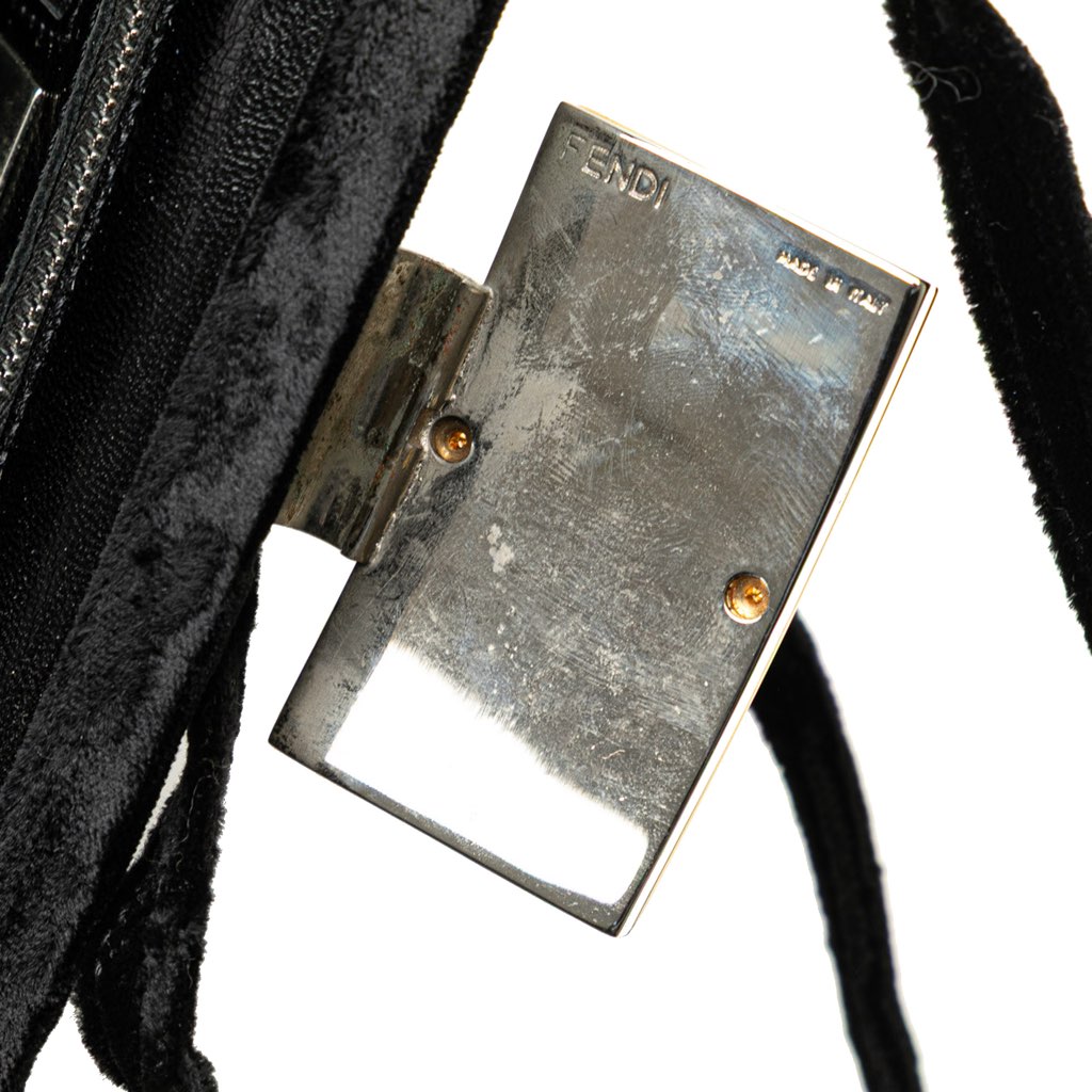 Fendi Velvet Shoulder Bag - Image 11