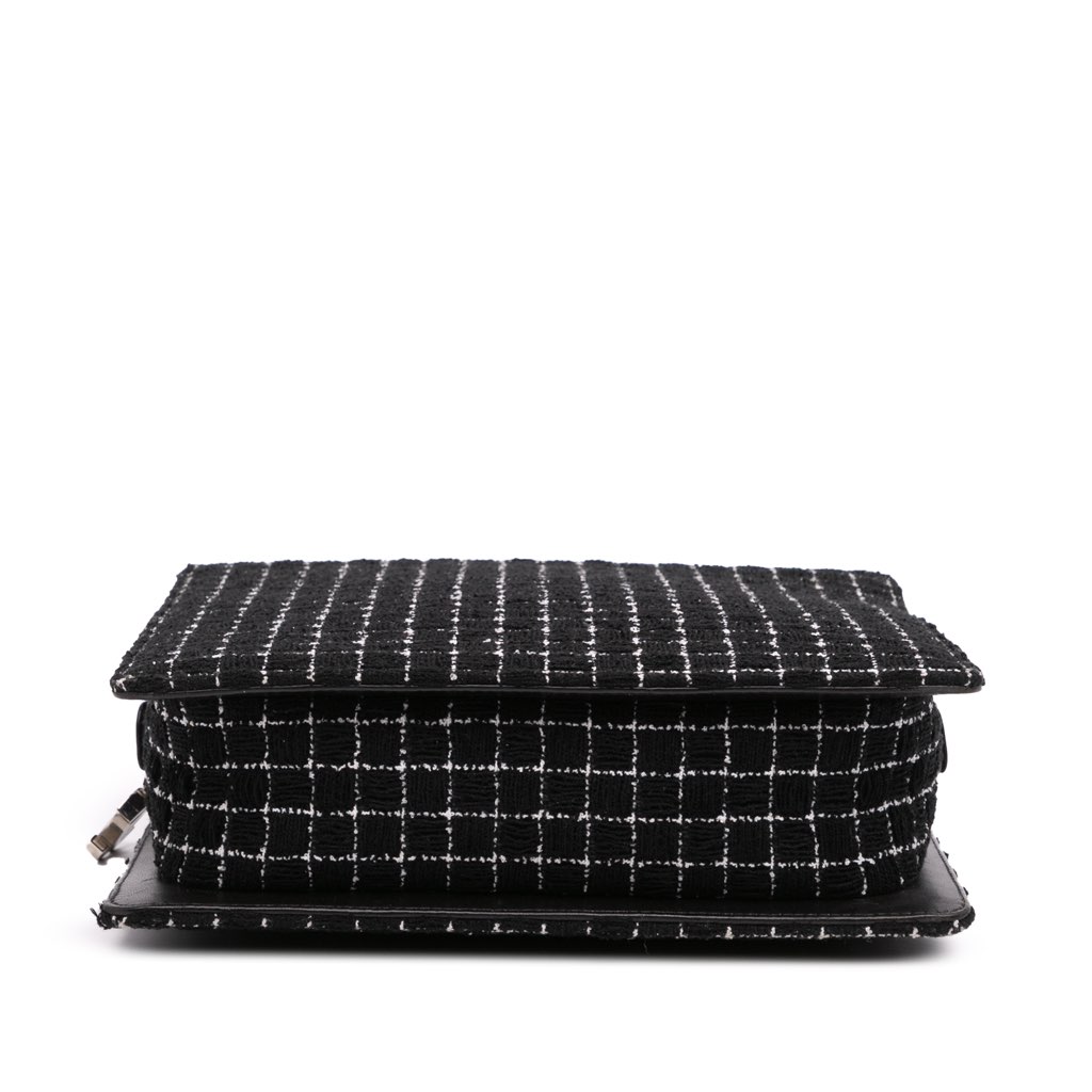 Chanel Tweed and Resin Shopping Bag - Image 6