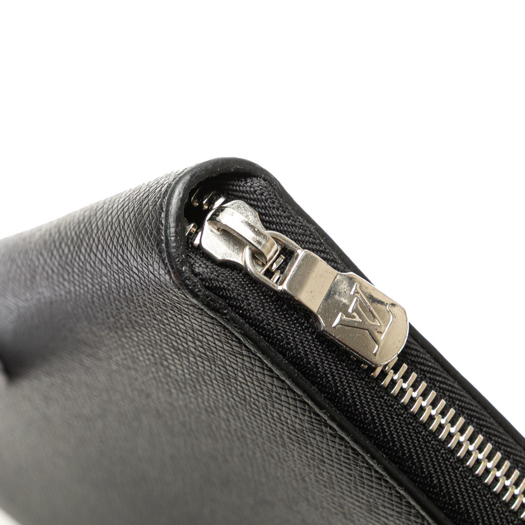 Louis Vuitton Taiga Zippy Organizer Wallet - Image 10