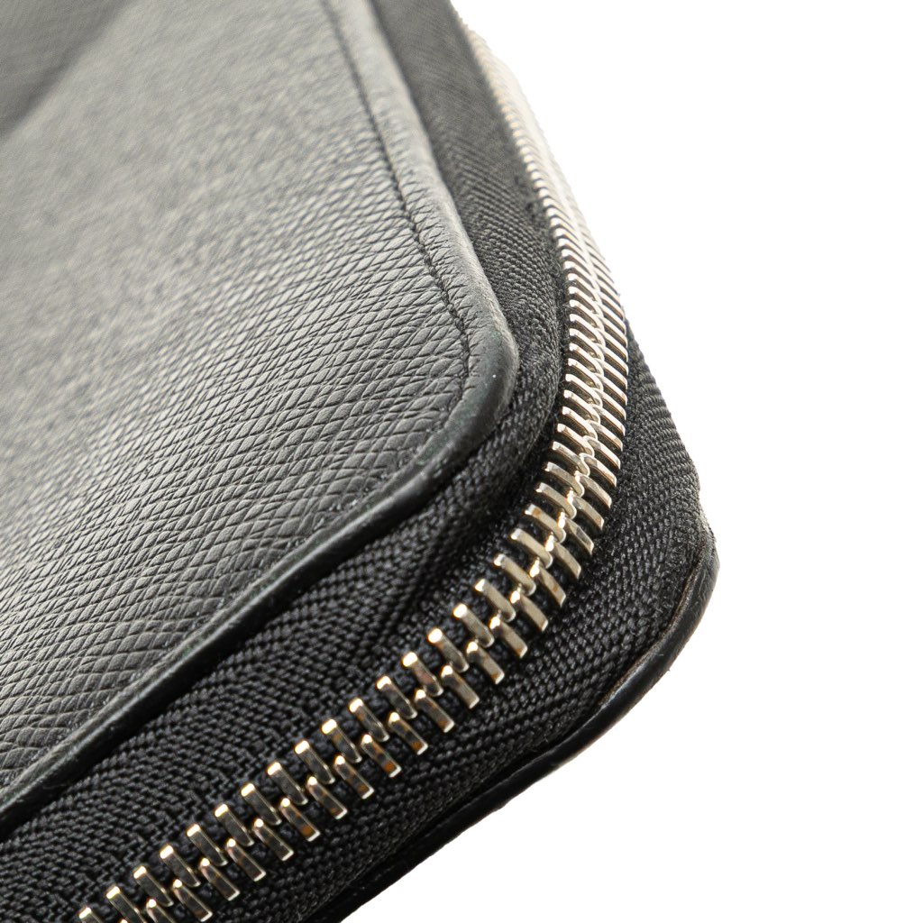 Louis Vuitton Taiga Zippy Organizer Wallet - Image 12