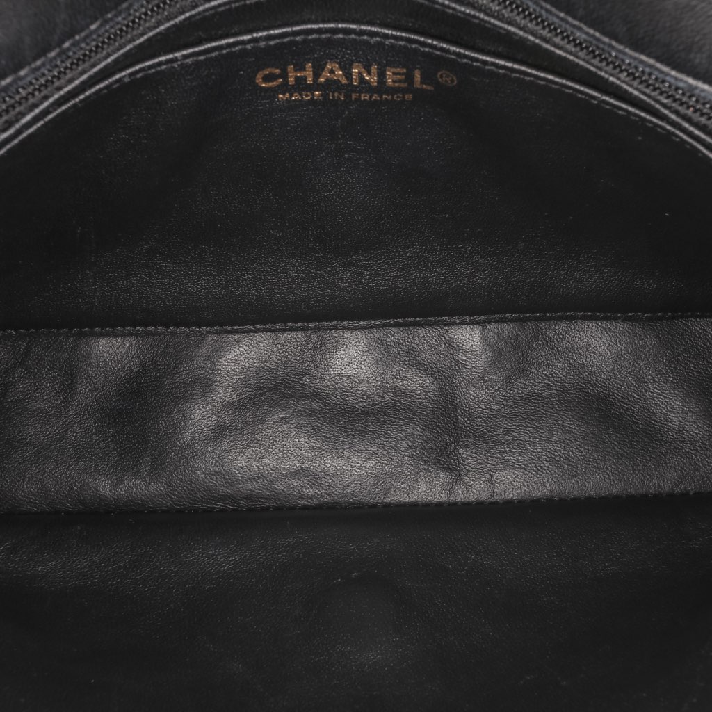 Chanel Medium Classic Lambskin Valentines Heart Charms Single Flap - 4