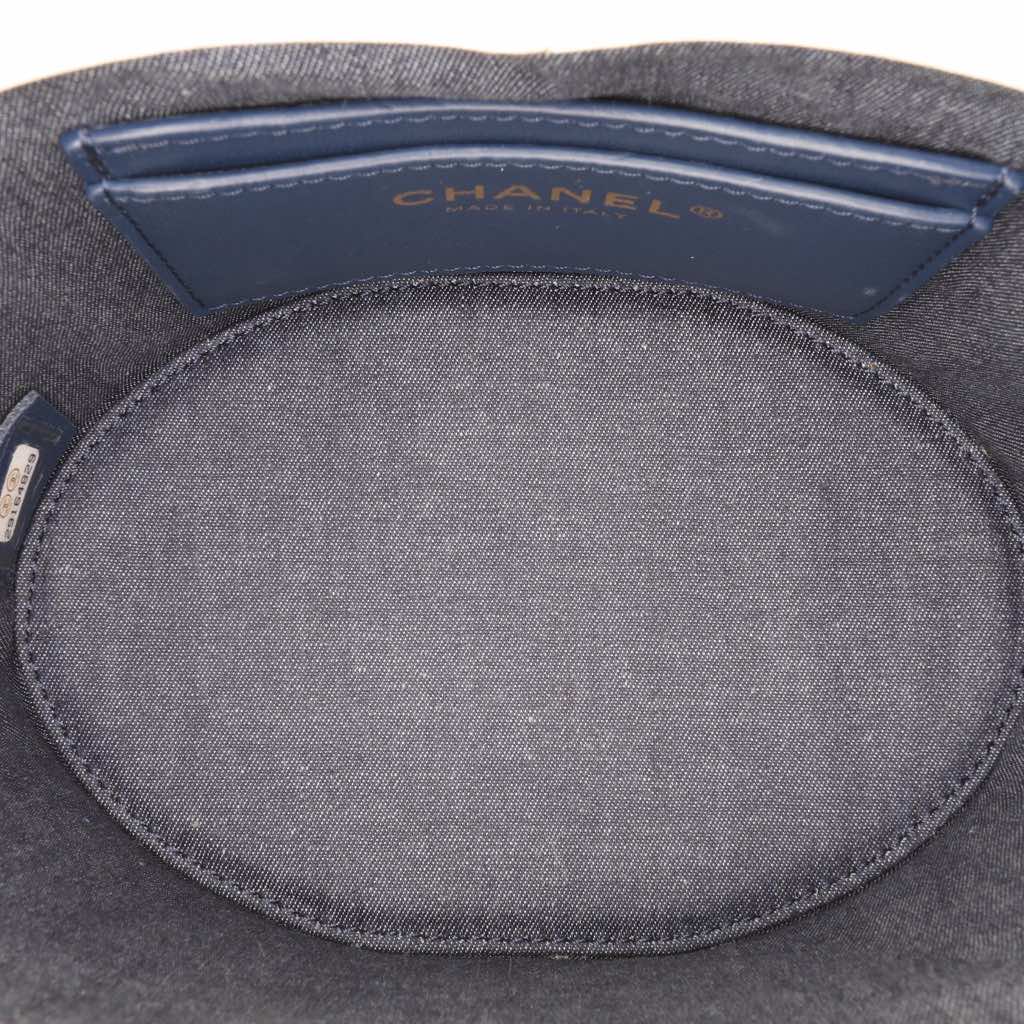 Chanel CC Lambskin Elegant Chain Vanity Case - 4