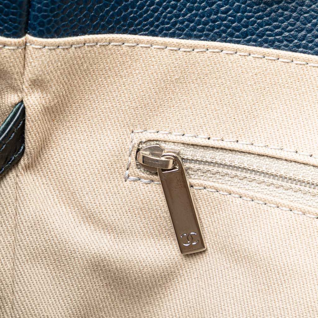 Chanel Small Glazed Calfskin Deauville Tote - Detail 2