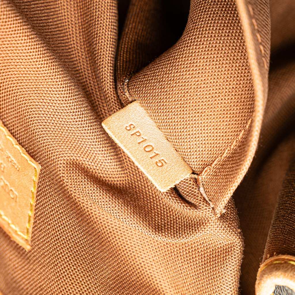 Louis Vuitton Monogram Batignolles Vertical PM - Detail 1