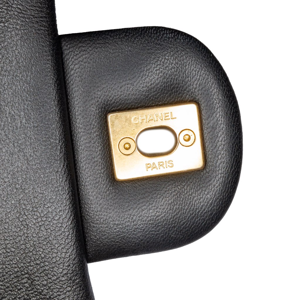Chanel Mini Rectangular Quilted Lambskin Heart Charms Flap - Detail 1