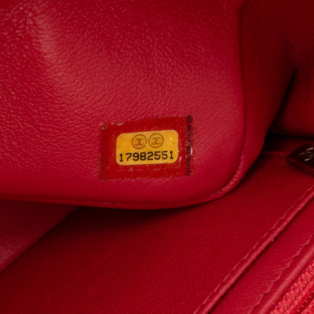 Chanel Mini Rectangular Classic Caviar Single Flap - Detail 1