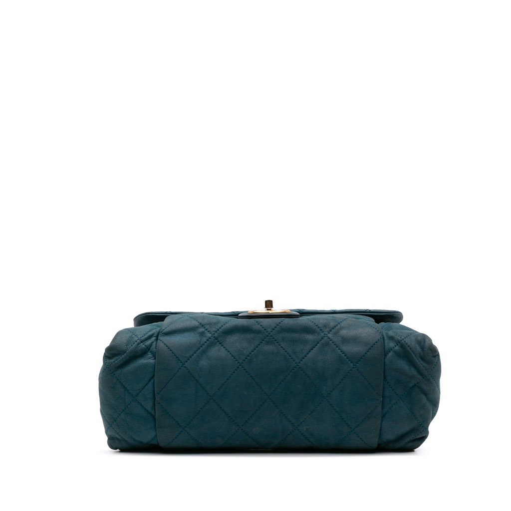 Chanel Large Iridescent Calfskin Chic Quilt Flap - 3