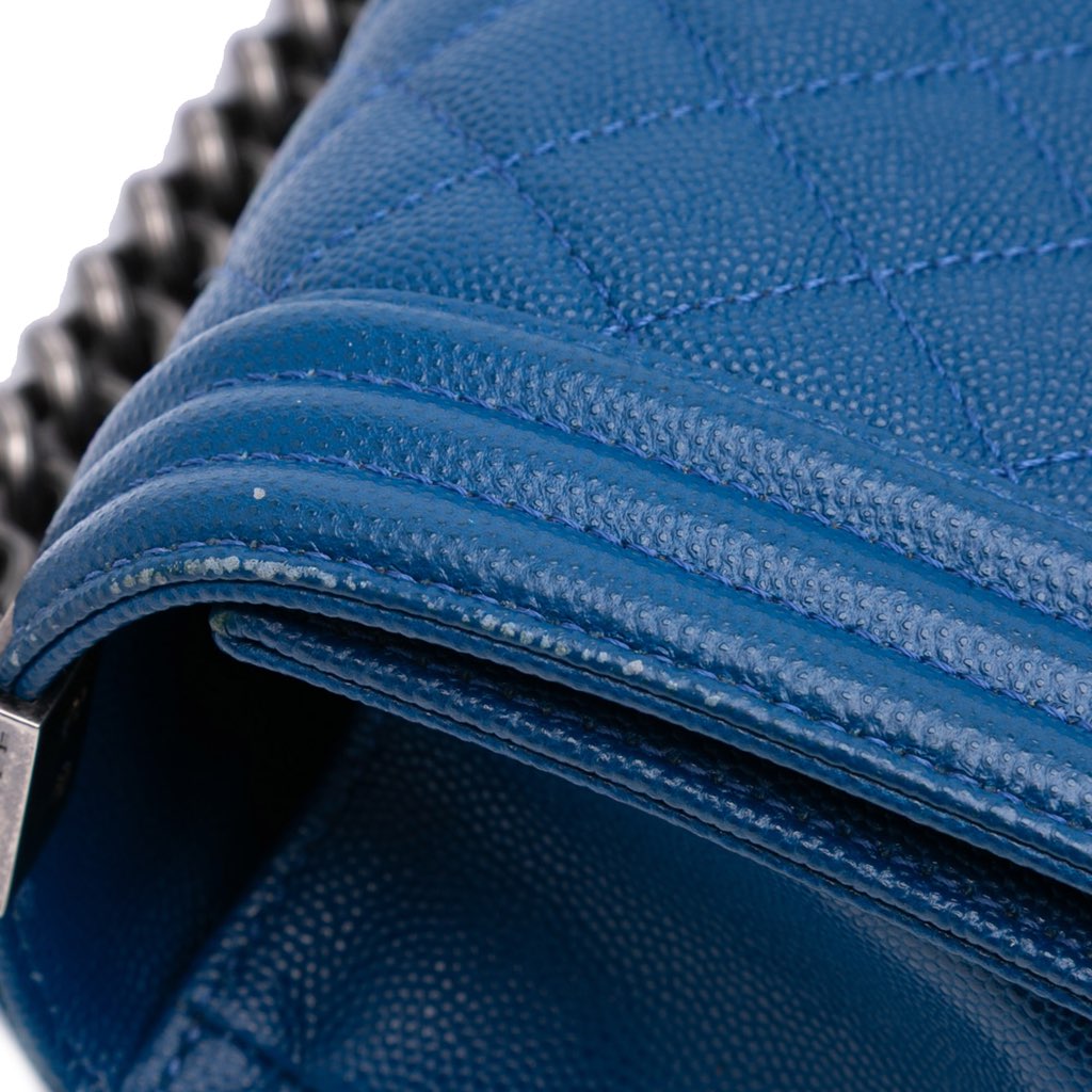 Chanel Old Medium Quilted Caviar Boy Flap - Detail 1