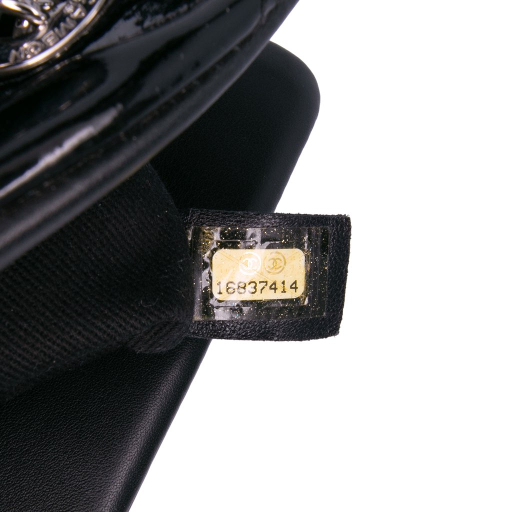 Chanel Medium CC Patent Soft Shopper Tote - Detail 1