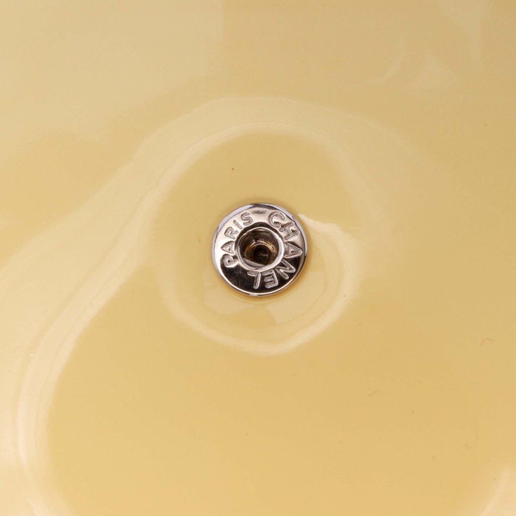 Chanel CC Patent Wallet On Chain - Detail 1