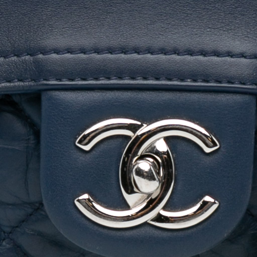 Chanel Quilted Calfskin Easy Zip Flap - Detail 2