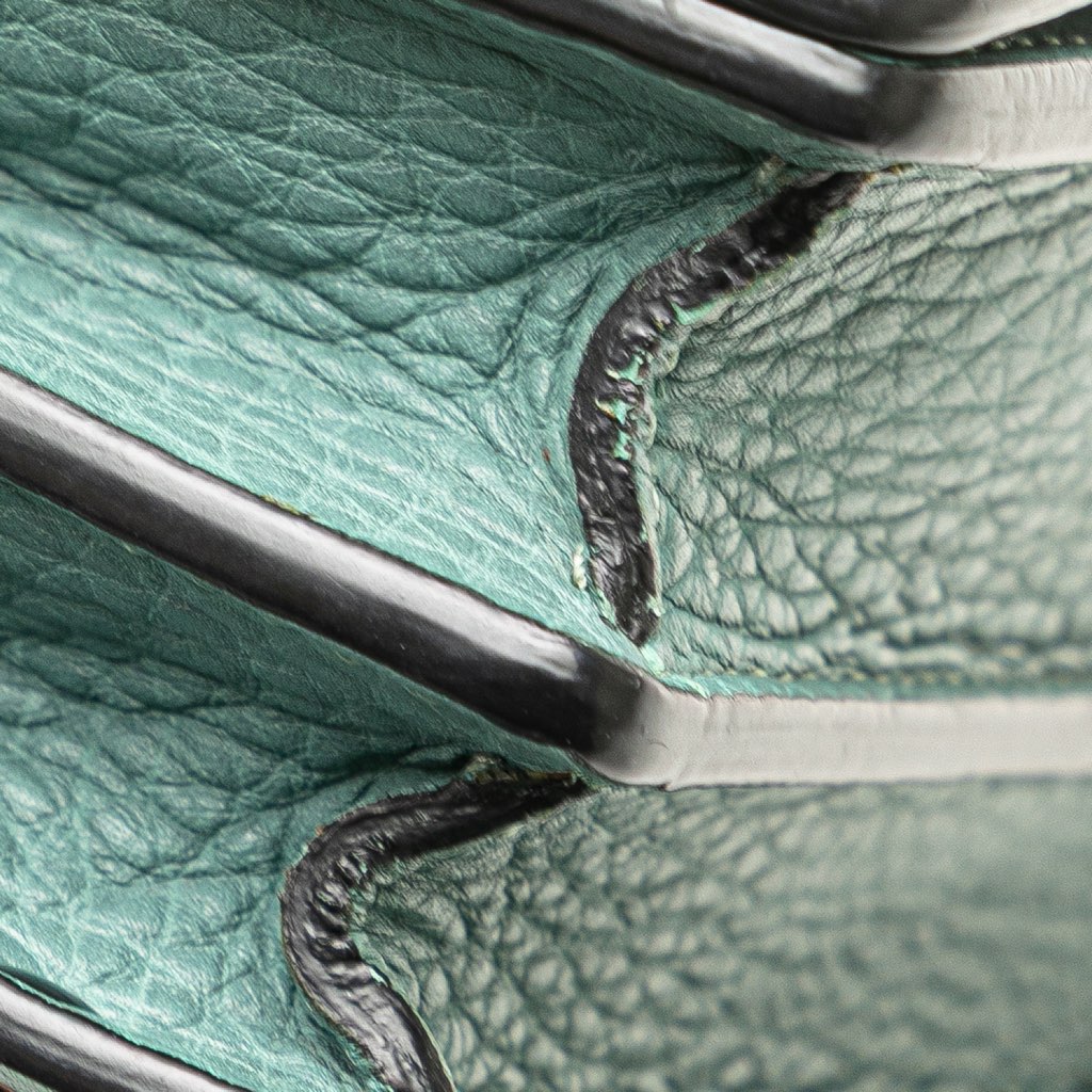 Valentino Pebbled Calfskin Rockstud Wallet On Chain - Image 13