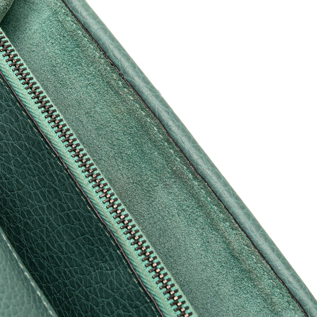 Valentino Pebbled Calfskin Rockstud Wallet On Chain - Image 14